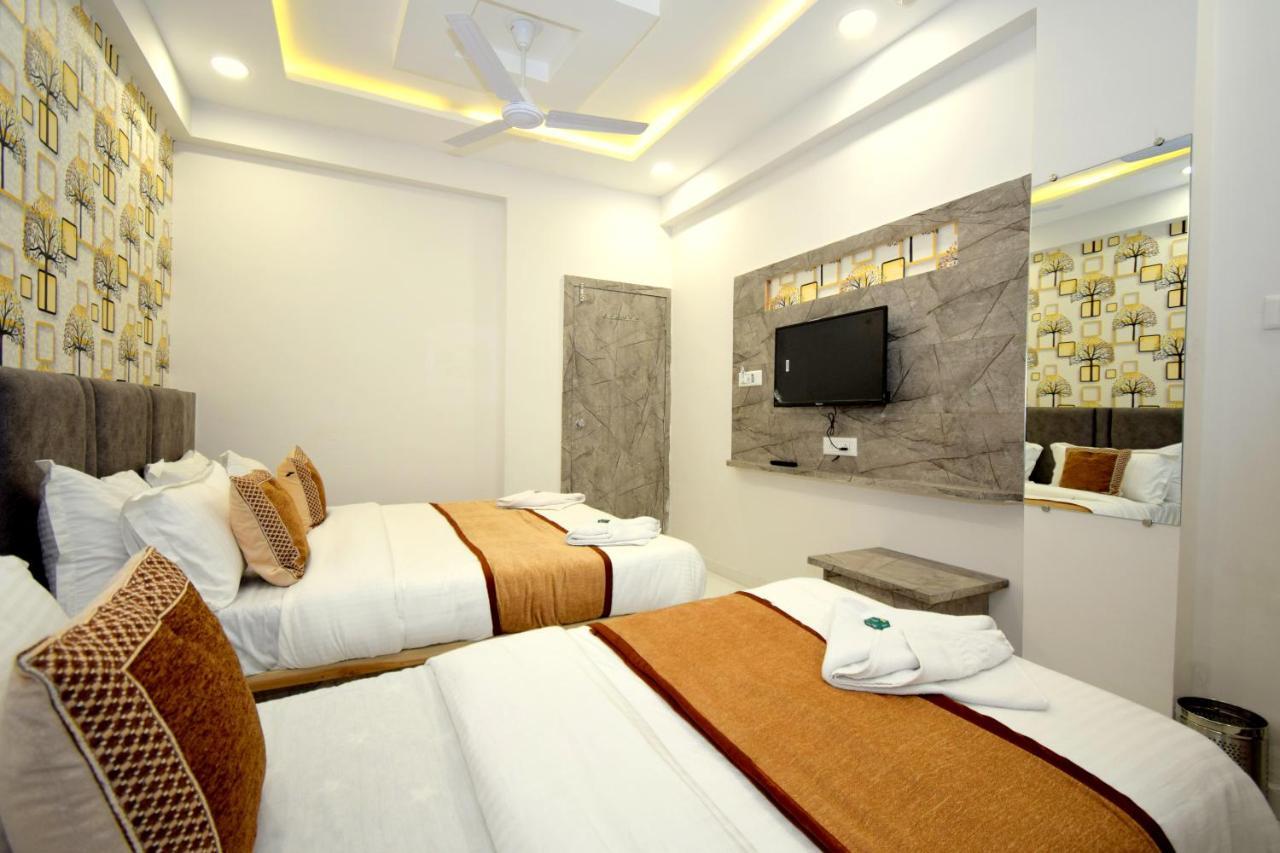 Hotel A1 Vastrapur Ahmedabad Extérieur photo