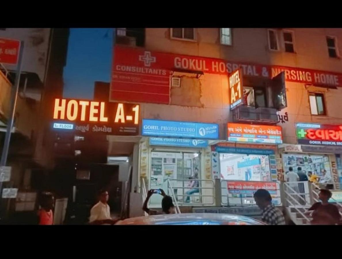 Hotel A1 Vastrapur Ahmedabad Extérieur photo