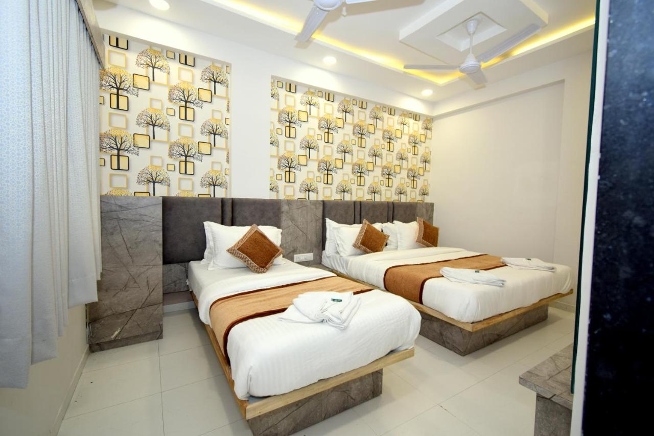 Hotel A1 Vastrapur Ahmedabad Extérieur photo